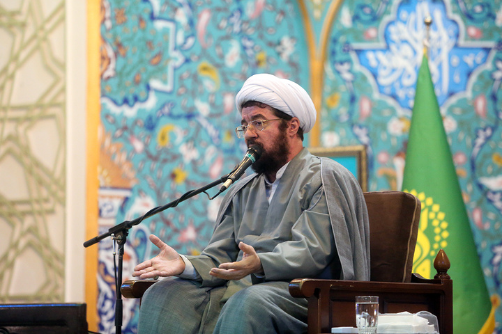 جشن میلاد امام رضا (ع) در حرم مطهر خواهر ایشان