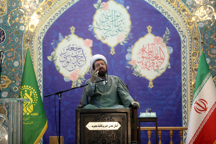 جشن میلاد امام رضا (ع) در حرم مطهر خواهر ایشان