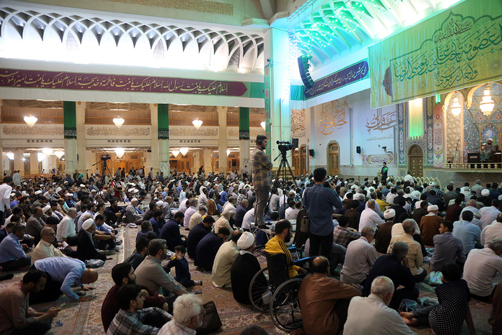 جشن میلاد امام رضا (ع) در حرم مطهر خواهر ایشان