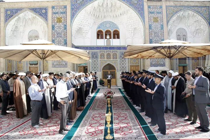 خطبه خوانی خادمان حرم بانوی کرامت با حضور کارکنان کتابخانهها و مراکز اسنادی و موزهای استان قم خطبه خوانی خادمان حرم بانوی کرامت با حضور کارکنان کتابخانهها و مراکز اسنادی و موزهای استان قم