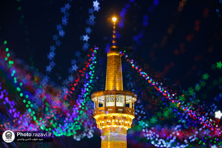 محفل شب شعر ویژه زائران عرب زبان در حرم رضوی برگزار شد 
