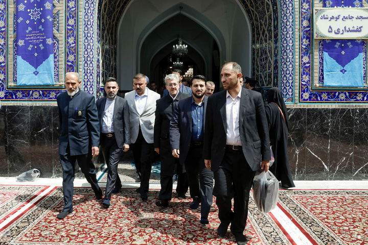 تشرف وزیر کشور عراق به حرم مطهر رضوی