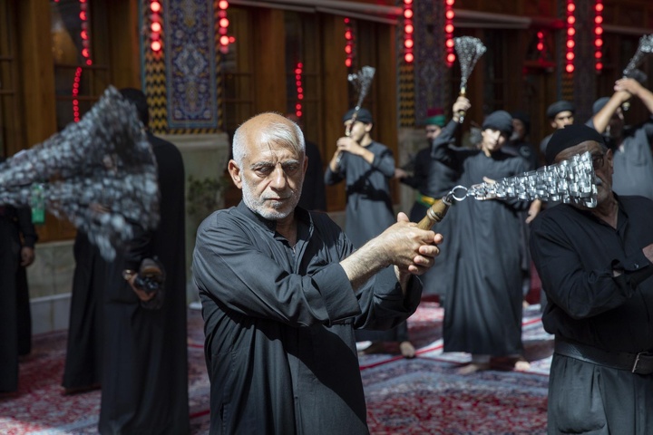 The condolence processions commemorate the martyrdom anniversary of Imam al-Jawad (peace be upon him) at the two holy shrines in Karbala