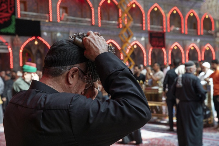The condolence processions commemorate the martyrdom anniversary of Imam al-Jawad (peace be upon him) at the two holy shrines in Karbala