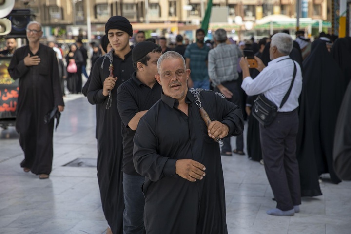 The condolence processions commemorate the martyrdom anniversary of Imam al-Jawad (peace be upon him) at the two holy shrines in Karbala