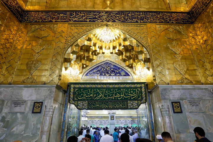تشرف تولیت آستان قدس رضوی به حرم مطهر امام حسین(علیه‌السلام)