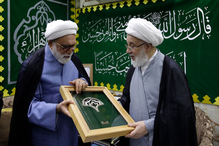 تشرف تولیت آستان قدس رضوی به حرم مطهر امام حسین(علیه‌السلام)