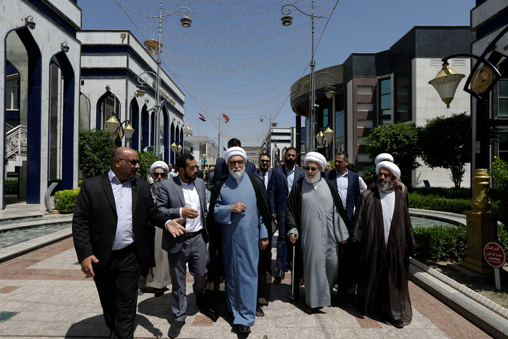 تشرف تولیت آستان قدس رضوی به حرم مطهر امام حسین(علیه‌السلام)