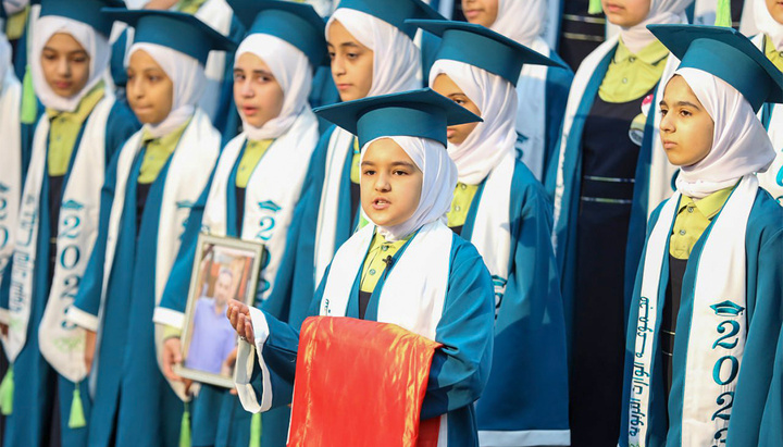 جشن دانش آموختگی دانش آموزان مدارس الوارث با حضور تولیت آستان قدس رضوی