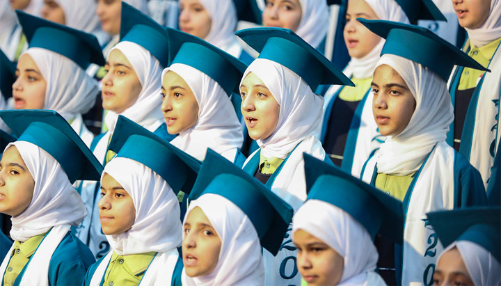 جشن دانش آموختگی دانش آموزان مدارس الوارث با حضور تولیت آستان قدس رضوی