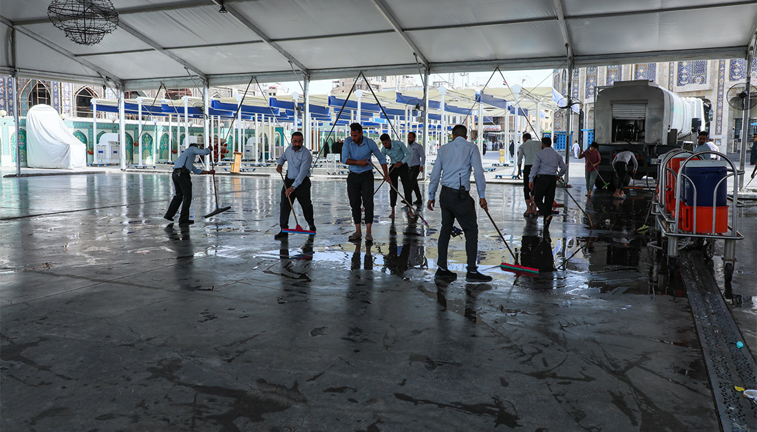 (۱۹۵۰) منتسبا ومتطوعا خصصتهم العتبة الحسينية لتقديم أفضل الخدمات للزائرين في المنطقة المحيطة بمرقد الامام الحسين (ع) خلال زيارة عرفة وعيد الاضحى