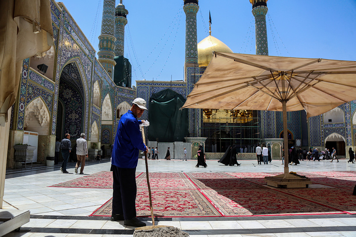 آماده سازی حرم حضرت معصومه (س) جهت میزبانی از زائران در مراسم دعای عرفه