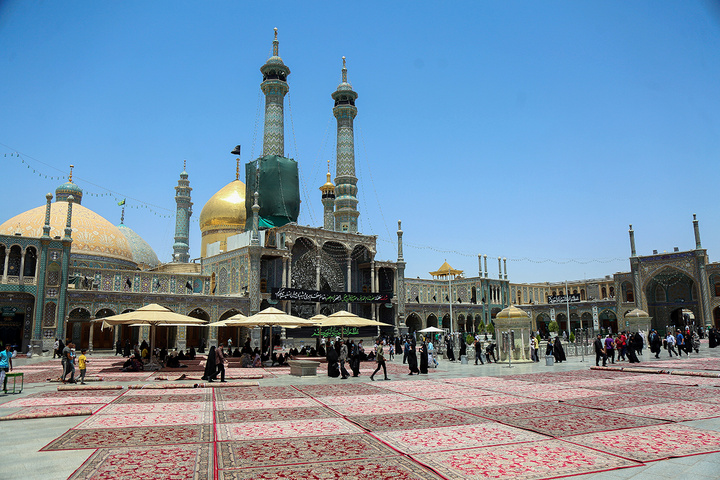 آماده سازی حرم حضرت معصومه (س) جهت میزبانی از زائران در مراسم دعای عرفه