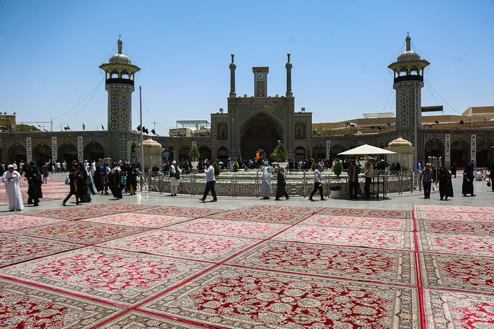آماده سازی حرم حضرت معصومه (س) جهت میزبانی از زائران در مراسم دعای عرفه
