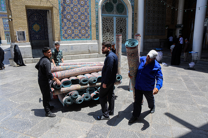 آماده سازی حرم حضرت معصومه (س) جهت میزبانی از زائران در مراسم دعای عرفه