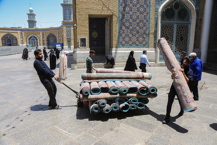 آماده سازی حرم حضرت معصومه (س) جهت میزبانی از زائران در مراسم دعای عرفه