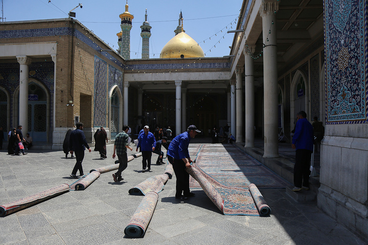 آماده سازی حرم حضرت معصومه (س) جهت میزبانی از زائران در مراسم دعای عرفه