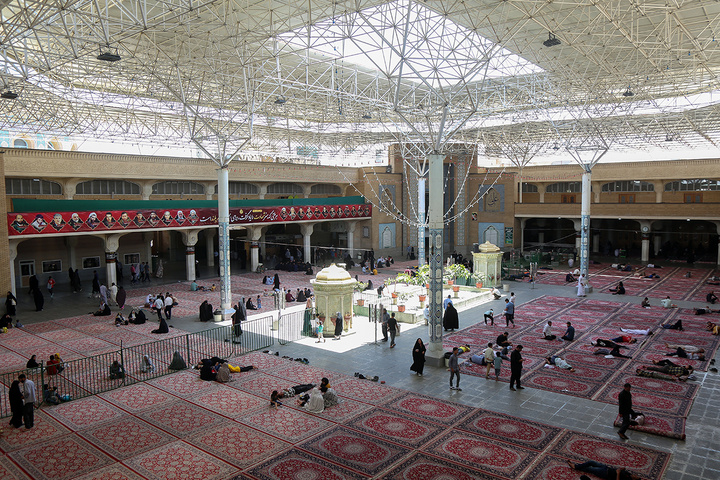 آماده سازی حرم حضرت معصومه (س) جهت میزبانی از زائران در مراسم دعای عرفه
