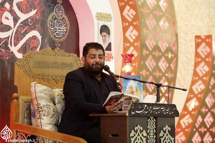 طنین دعای پرفیض عرفه در سومین حرم اهل بیت علیهم السلام