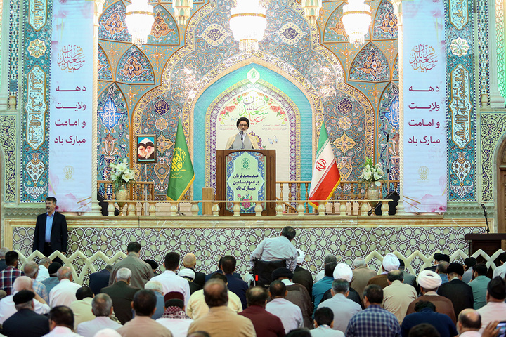 اقامه نماز عید قربان در حرم حضرت معصومه(س)
