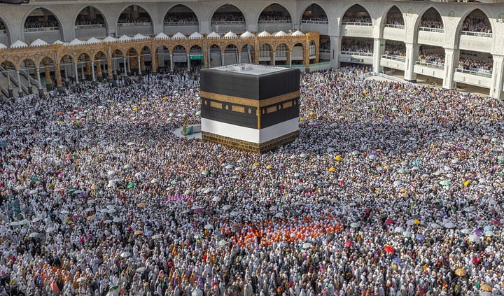 تصاویری از وداع حجاج با مسجدالحرام