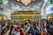 گل آرایی ضریح مطهر امام علی (ع) به مناسبت عید غدیرخم