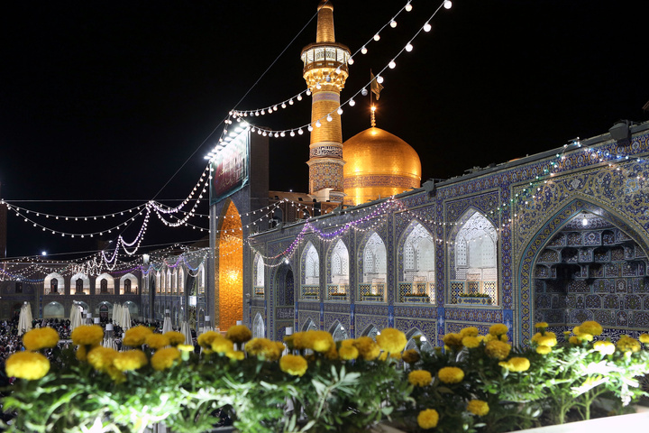 حال و هوای حرم مطهر رضوی در شب عید غدیر