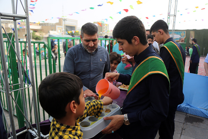 حرم حضرت معصـــومه (س) میزبان کودکان و نوجــــوانان در جشن غدیـــــر