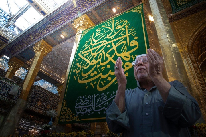 ہزاروں مومنین نے روضہ مبارک حضرت عباس(ع) کے جوار میں عید غدیر کا پرمسرت دن منایا