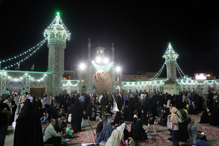 جشن شام میلاد امام کاظم (ع) در حرم حضرت معصومه(س)