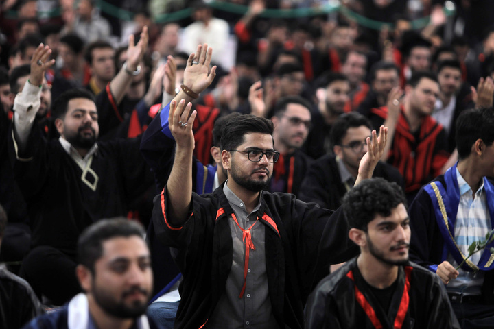 جشن دانش آموختگی در حرم