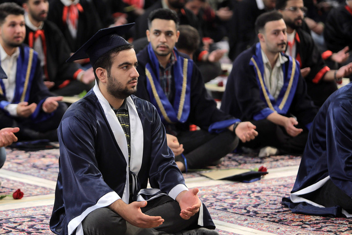 جشن دانش آموختگی در حرم
