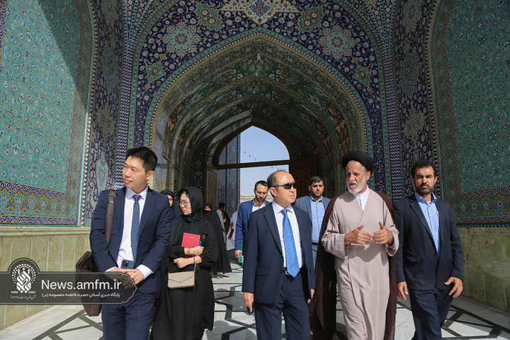 سفیر کره جنوبی در ایران با شخصیت و جایگاه حضرت معصومه(س) آشنا شد