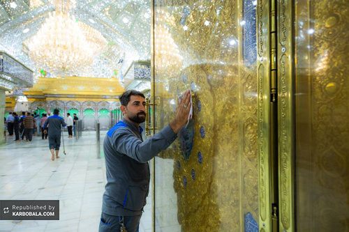 غبارروبی و شستشوی حرم مطهر حسینی