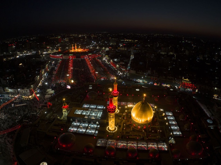 زائران اربعین در راه کربلا زائران اربعین در راه کربلا