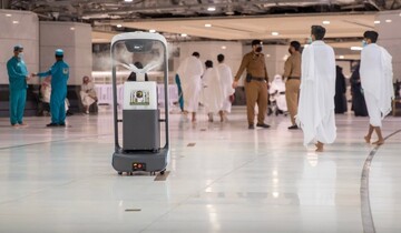 استفاده از ربات های مجهز به هوش مصنوعی برای نظافت مسجد الحرام