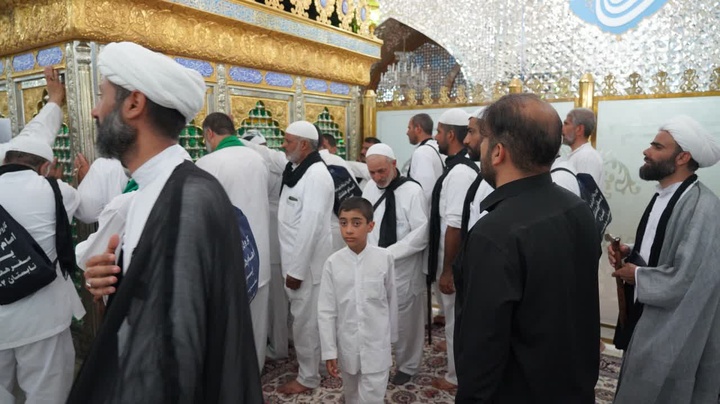 تشرف کاروان پیاده امام رضا(ع) به آستان حضرت حسین بن موسی الکاظم(ع)