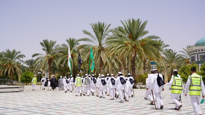 تشرف کاروان پیاده امام رضا(ع) به آستان حضرت حسین بن موسی الکاظم(ع)