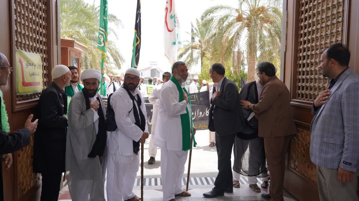 تشرف کاروان پیاده امام رضا(ع) به آستان حضرت حسین بن موسی الکاظم(ع)