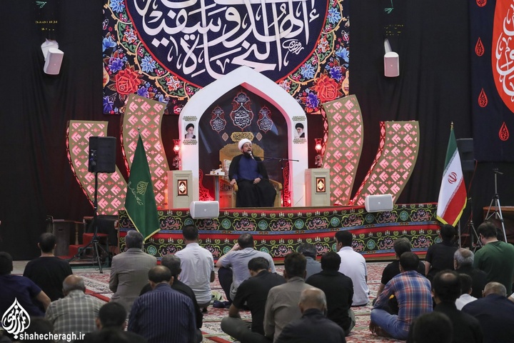 مرثیه سرایی و خوانش صحیفه سجادیه به مناسبت سالروز شهادت امام سجاد علیه السلام