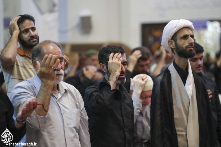 مرثیه سرایی و خوانش صحیفه سجادیه به مناسبت سالروز شهادت امام سجاد علیه السلام