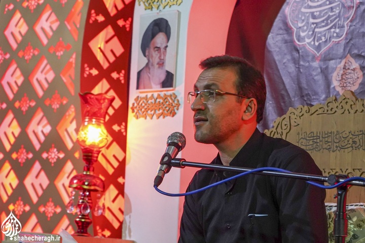 مرثیه سرایی و خوانش صحیفه سجادیه به مناسبت سالروز شهادت امام سجاد علیه السلام