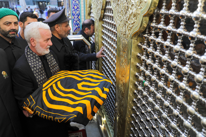 مراسم اذن خدمت اربعین حسینی در حرم مطهر رضوی
