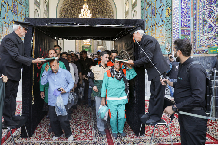 مراسم اذن خدمت اربعین حسینی در حرم مطهر رضوی