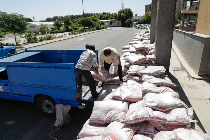 Imam Reza shrine distributes provisions among Arbaeen stations  Imam Reza shrine distributes provisions among Arbaeen stations