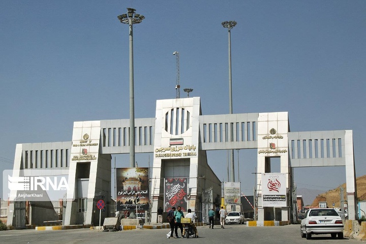 ایران کے تمرچین بارڈر پر زائرین کی شب و روز خدمت ایران کے تمرچین بارڈر پر زائرین کی شب و روز خدمت