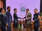 امضاء تفاهم‌نامه همکاری میان شرکت فرش آستان قدس رضوی و موزه فرش ایران
