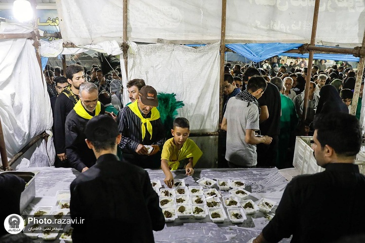 Hundreds of thousands meals to be distributed on Mehran border crossings among pilgrims Hundreds of thousands meals to be distributed on Mehran border crossings among pilgrims