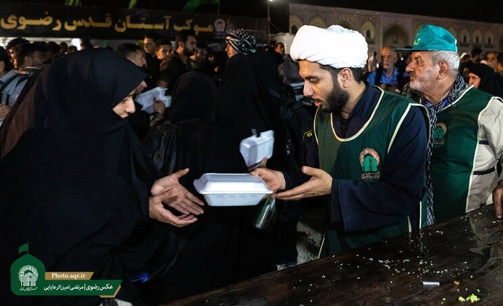 خدمت‌رسانی شبانه‌روزی موکب مرزی شلمچه به همت ۳۰ خادمیار بوشهری
