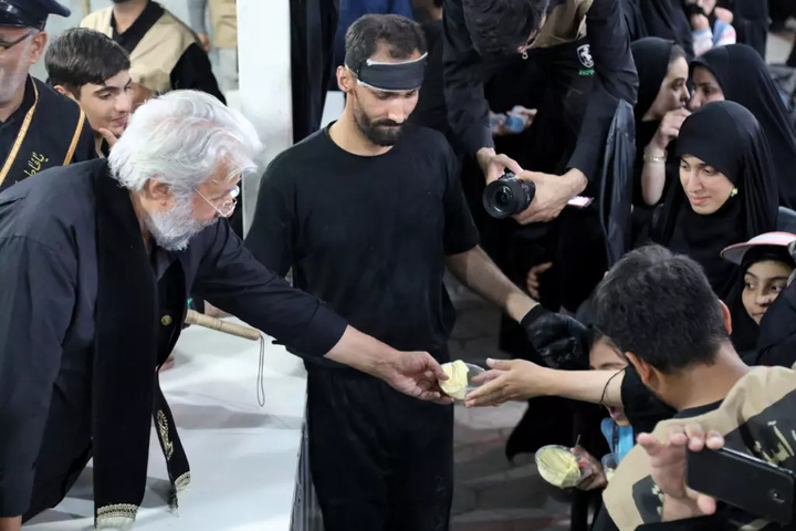 حضور جمعی از هنرمندان پیشکسوت سینما و تلویزیون در موکب آستان حضرت معصومه(س)